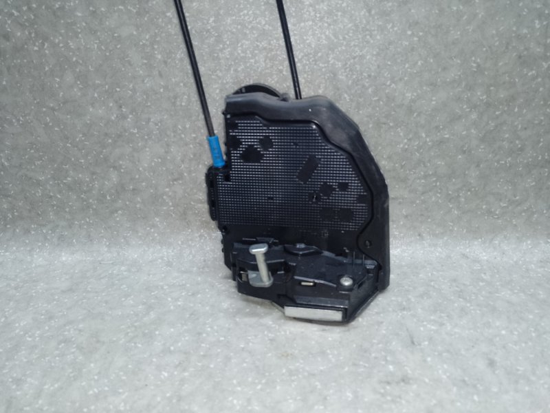 Замок двери задний левый TOYOTA PRIUS C/AQUA 11-14 Замок двери задний левый TOYOTA PRIUS C/AQUA 11-14