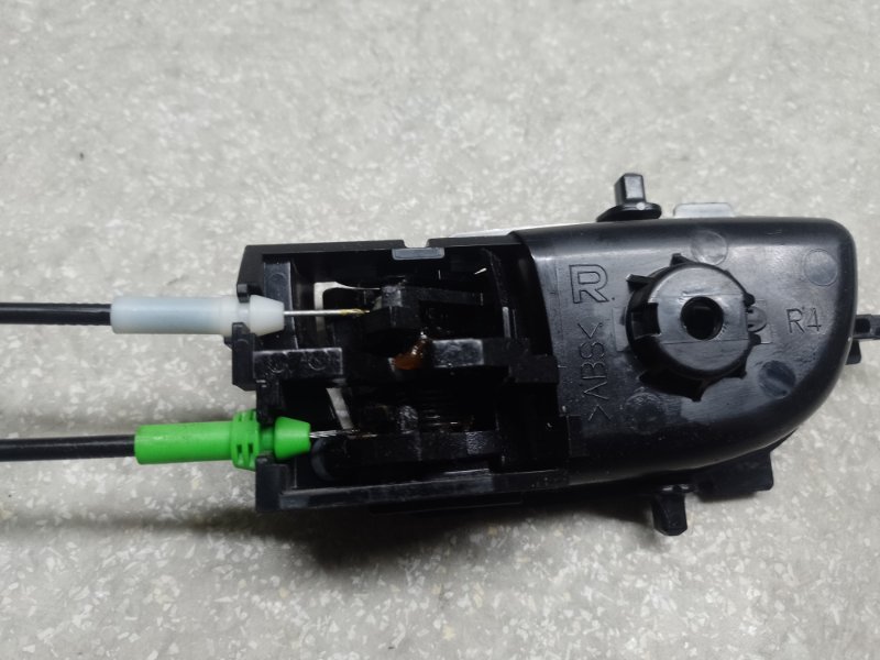 Замок двери задний правый PRIUS C/AQUA 11-14 Замок двери задний правый PRIUS C/AQUA 11-14