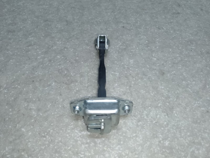 Ограничитель двери задний PRIUS C/AQUA 11-14