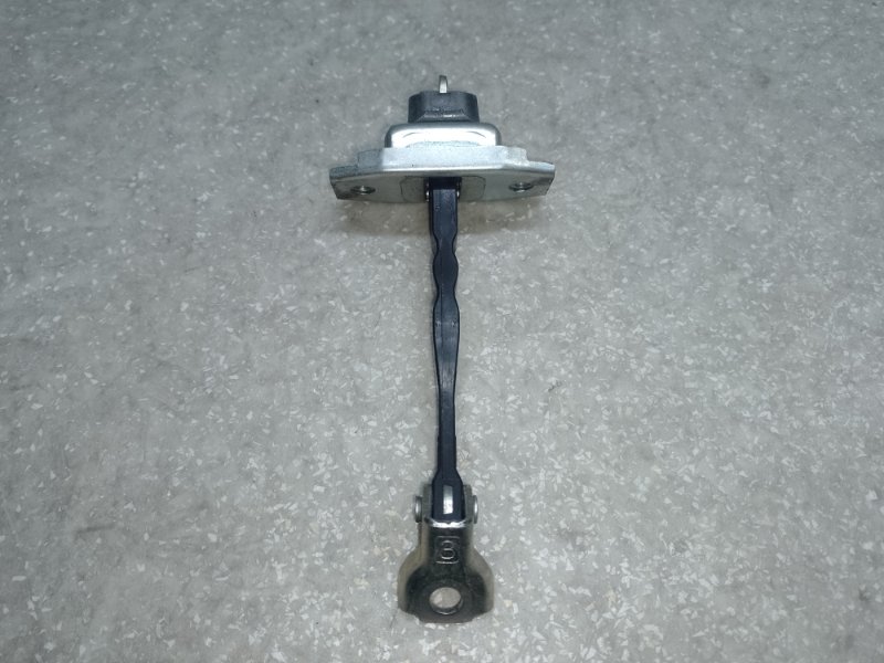 Ограничитель двери передний TOYOTA PRIUS C/AQUA 11-14 68610-52170 Б/У