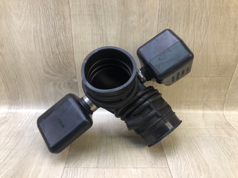 Патрубок воздушного фильтра SUZUKI GRAND VITARA 05-15 Внедорожник 2.4 J24B