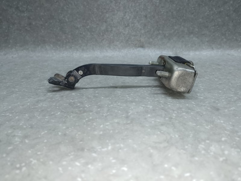 Ограничитель двери задний TOYOTA CAMRY 50 12-15