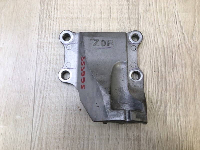 Кронштейн двигателя правый INFINITI Q50 20- 2021 3.0 VR30DDTT 11233-4HK0A Б/У