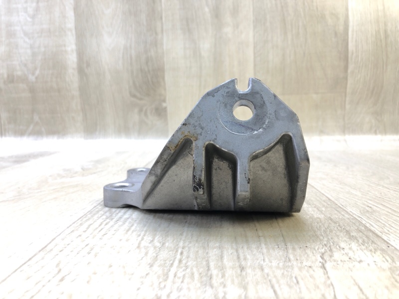 Кронштейн двигателя правый INFINITI Q50 20- 3.0 VR30DDTT