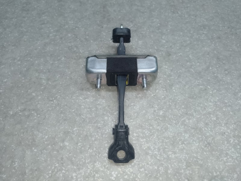 Ограничитель двери задний TOYOTA PRIUS PLUS 11-14 68630-47040 Б/У
