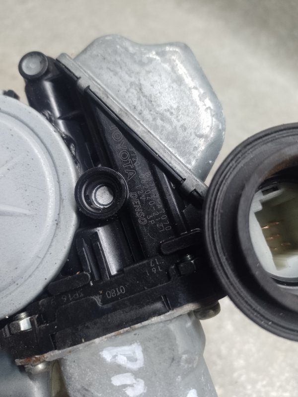 Стеклоподъемник задний правый PRIUS PLUS 11-14