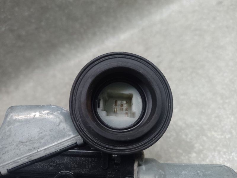 Стеклоподъемник задний правый PRIUS PLUS 11-14