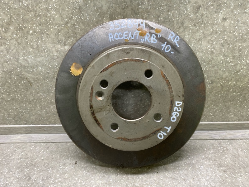 Запчасть тормозной диск задний HYUNDAI ACCENT RB 10- 58411-0U300 Б/У Тормозной диск задний HYUNDAI ACCENT RB 10- 58411-0U300 Б/У