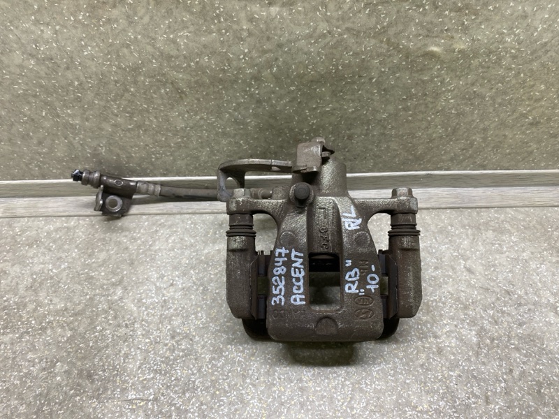 Суппорт тормозной задний левый HYUNDAI ACCENT RB 10- 58300-1R300 Б/У