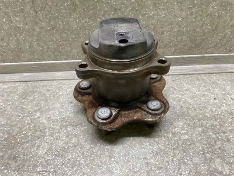 Ступица задняя NISSAN SERENA (C26) 10-16 43202-JG000 Б/У