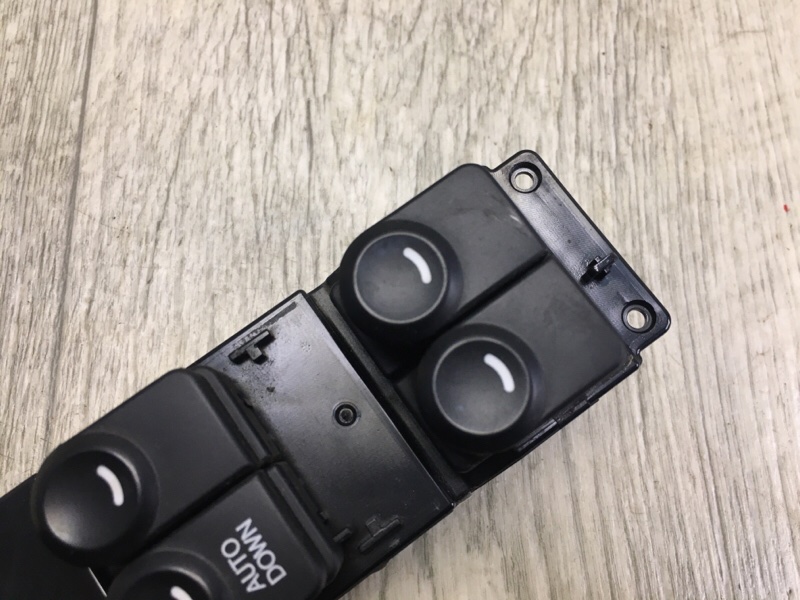 Блок управления стеклоподъемниками ACCENT RB 10- 1.6 G4FD Блок управления стеклоподъемниками ACCENT RB 10- 1.6 G4FD