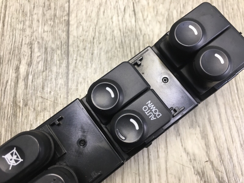 Блок управления стеклоподъемниками ACCENT RB 10- 1.6 G4FD Блок управления стеклоподъемниками ACCENT RB 10- 1.6 G4FD