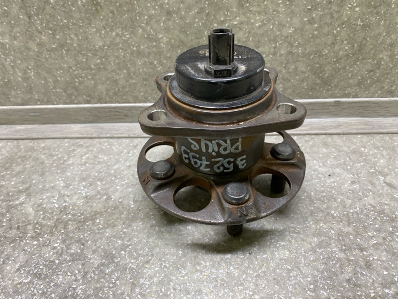 Запчасть ступица задняя TOYOTA PRIUS - 30 09-17 42450-47040 Б/У Ступица задняя TOYOTA PRIUS - 30 09-17 42450-47040 Б/У