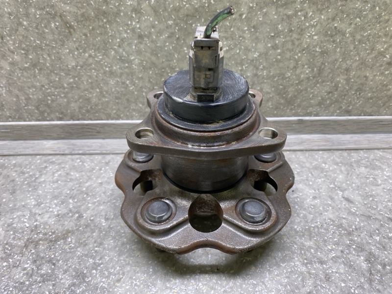 Ступица задняя PRIUS PLUS 11-14 Ступица задняя PRIUS PLUS 11-14