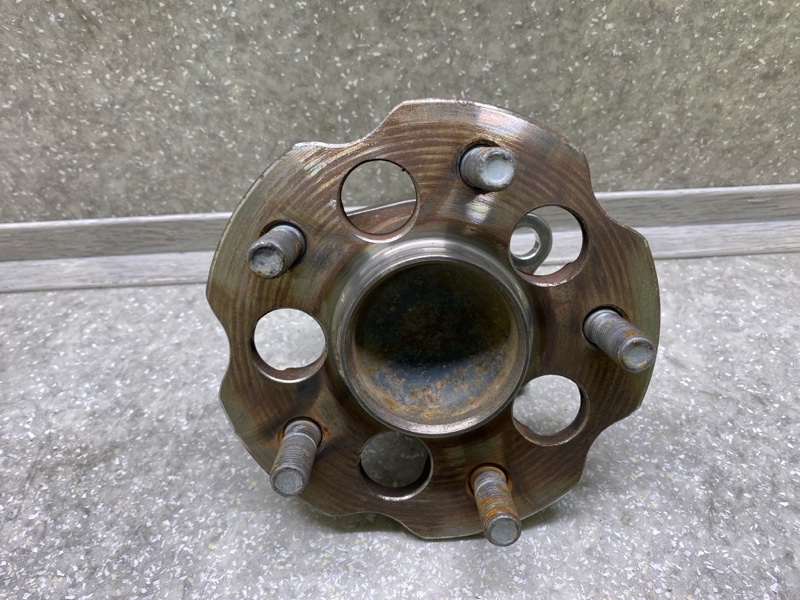 Ступица задняя PRIUS PLUS 11-14 Ступица задняя PRIUS PLUS 11-14