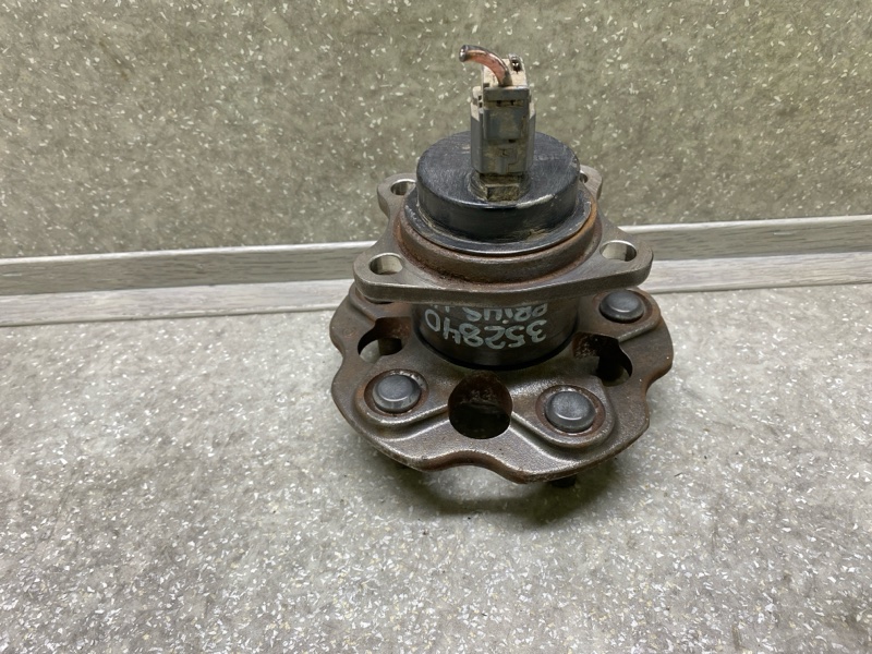 Запчасть ступица задняя TOYOTA PRIUS PLUS 11-14 42450-47050 Б/У Ступица задняя TOYOTA PRIUS PLUS 11-14 42450-47050 Б/У