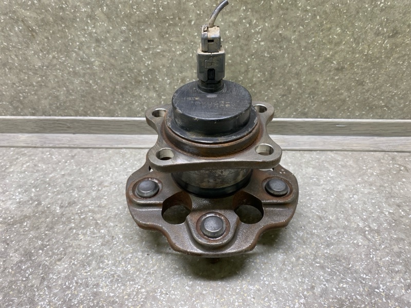 Ступица задняя PRIUS PLUS 11-14 Ступица задняя PRIUS PLUS 11-14