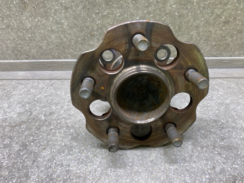 Ступица задняя PRIUS PLUS 11-14 Ступица задняя PRIUS PLUS 11-14