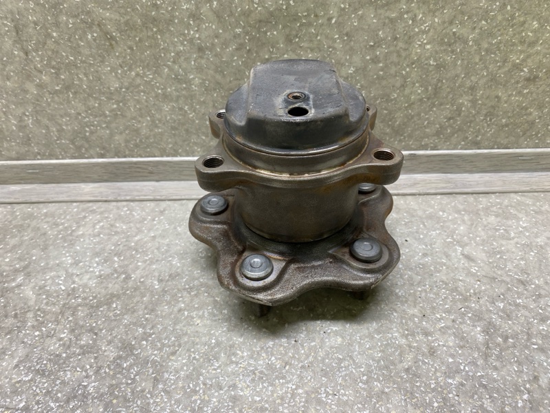 Ступица задняя NISSAN SERENA (C26) 10-16 43202-JG000 Б/У