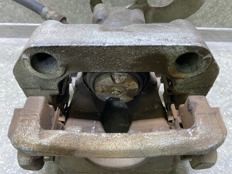 Суппорт тормозной задний правый TOYOTA PRIUS - 30 09-17