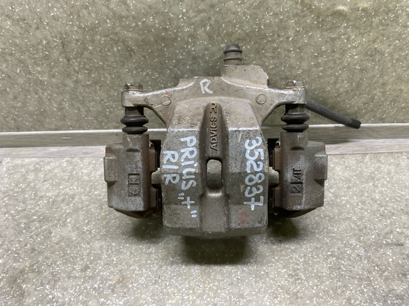 Суппорт тормозной задний правый TOYOTA PRIUS PLUS 11-14 47830-47080 Б/У