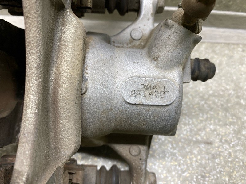 Суппорт тормозной задний правый PRIUS PLUS 11-14