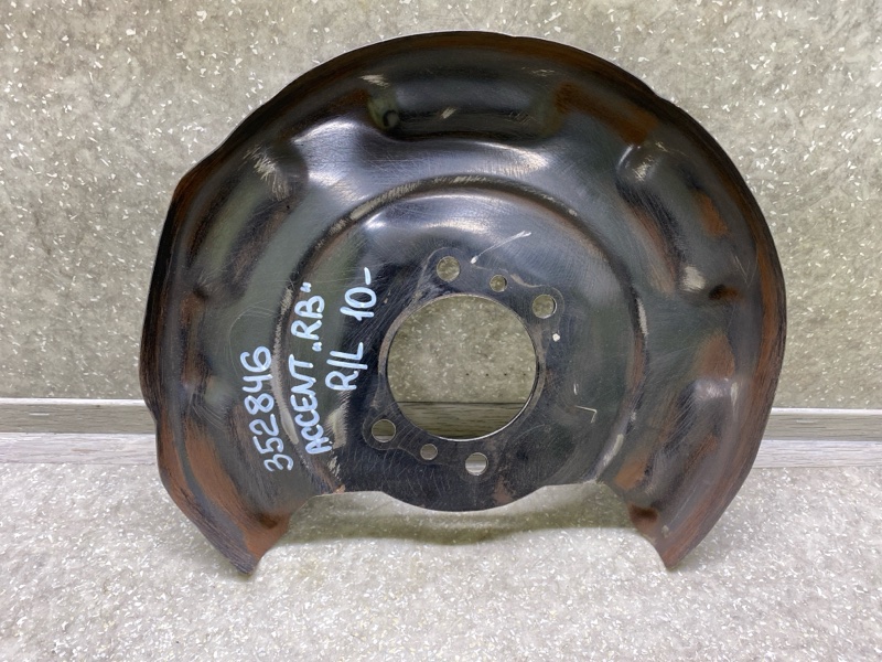 Защита тормозного диска левая HYUNDAI ACCENT RB 10- 58390-1R000 Б/У
