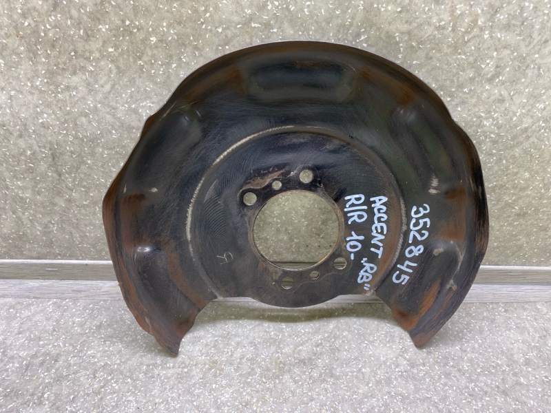 Защита тормозного диска правая HYUNDAI ACCENT RB 10- 58390-1R100 Б/У