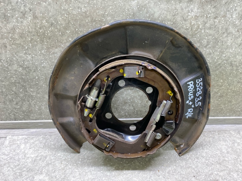 Тормозной механизм задний левый TOYOTA PRIUS PLUS 11-14 46504-47050 Б/У