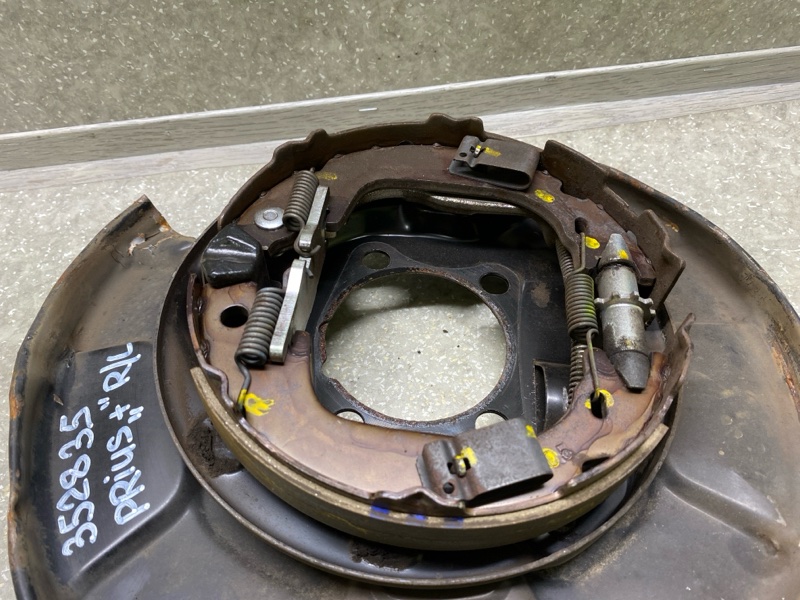 Тормозной механизм задний левый TOYOTA PRIUS PLUS 11-14