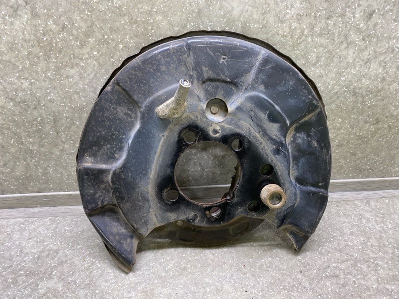 Тормозной механизм задний правый PRIUS PLUS 11-14