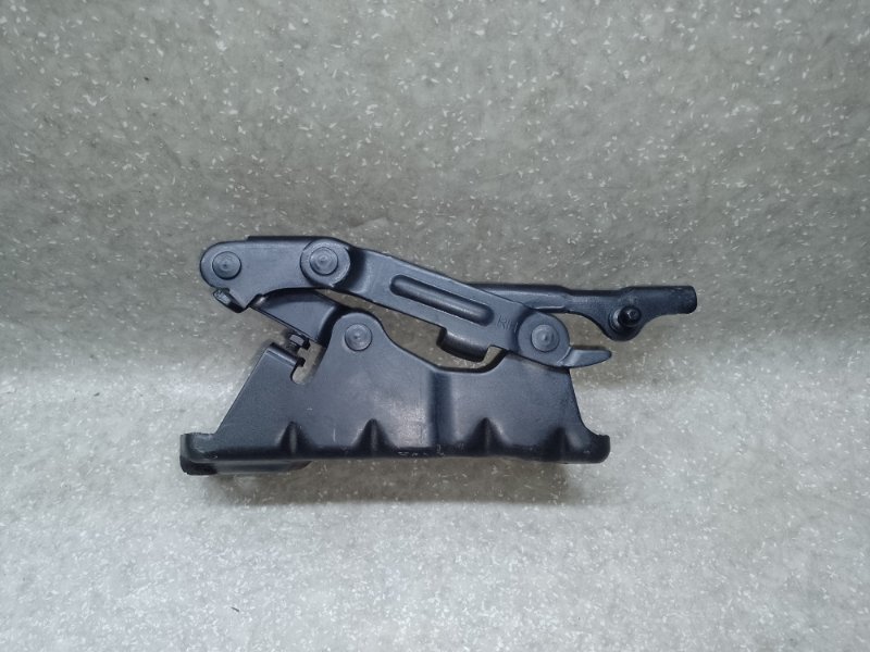 Петля капота правая SORENTO UM 14- 2017 2.4 G4KJ Петля капота правая SORENTO UM 14- 2017 2.4 G4KJ