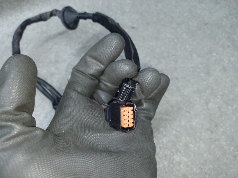 Панель подсветки номера KIA SORENTO UM 14- 2.4 G4KJ