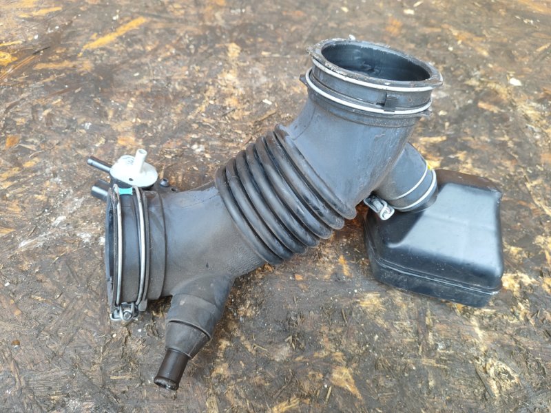 Патрубок воздушного фильтра CAMRY 55 14-17 2014 2.5 2ARFE Патрубок воздушного фильтра CAMRY 55 14-17 2014 2.5 2ARFE