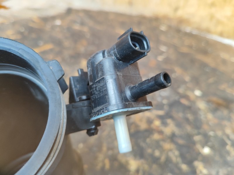 Патрубок воздушного фильтра TOYOTA CAMRY 55 14-17 2.5 2ARFE Патрубок воздушного фильтра TOYOTA CAMRY 55 14-17 2.5 2ARFE