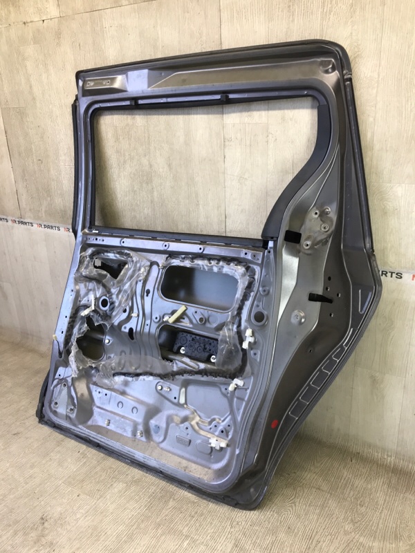 Дверь боковая сдвижная правая SIENNA 11-16 2014 3.5 2GR-FE