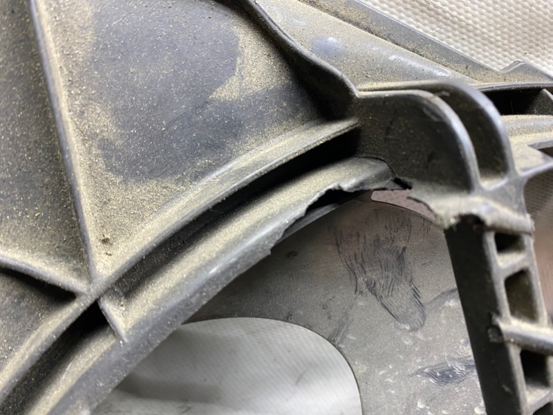 Диффузор вентилятора основного радиатора CERATO LD 04-08 Диффузор вентилятора основного радиатора CERATO LD 04-08