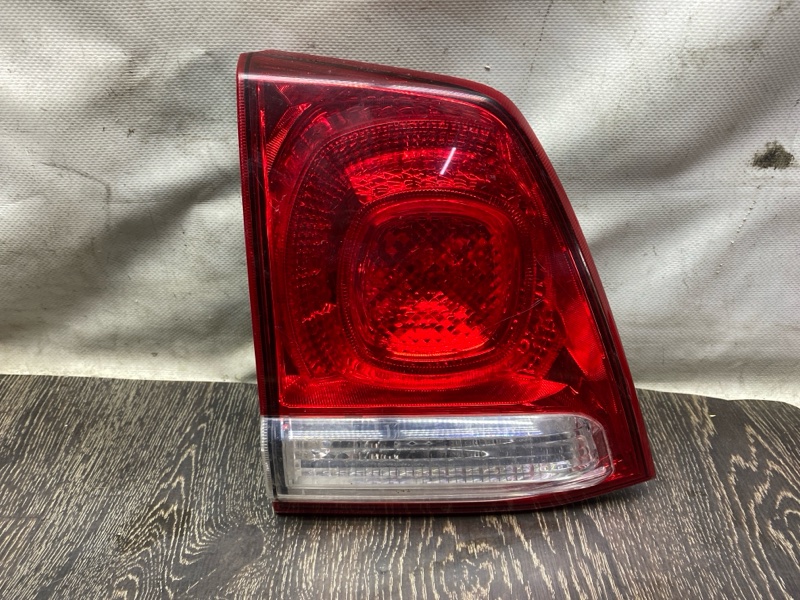 Фонарь внутренний задний левый TOYOTA LAND CRUISER 200 08-21 81591-60210 Б/У