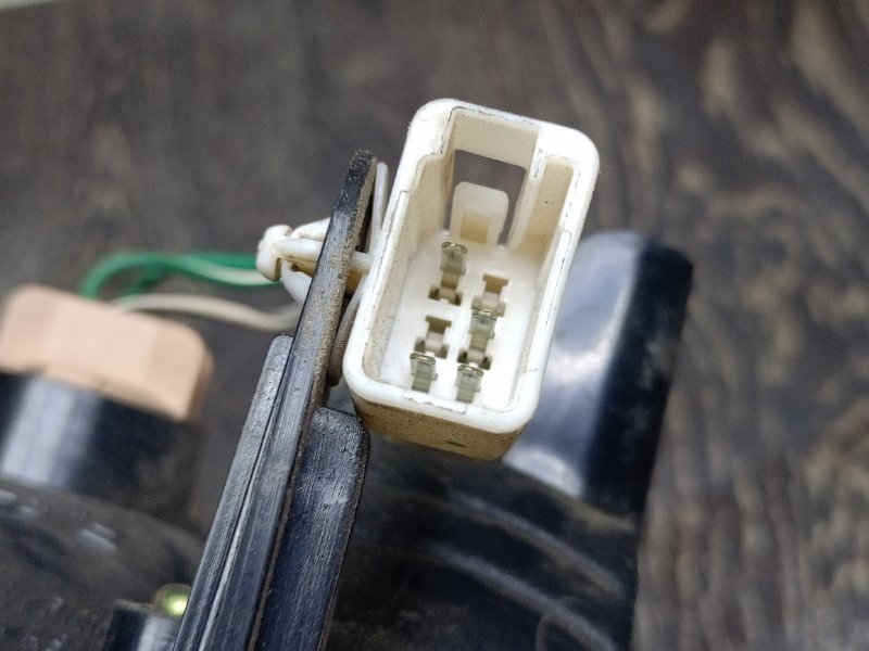 Фонарь внутренний задний правый CAMRY 20 96-02