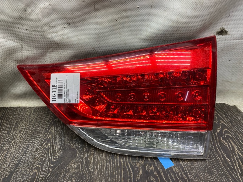 Фонарь внутренний задний правый TOYOTA SIENNA 11-16 2014 Внедорожник 3.5 81580-08011 Б/У