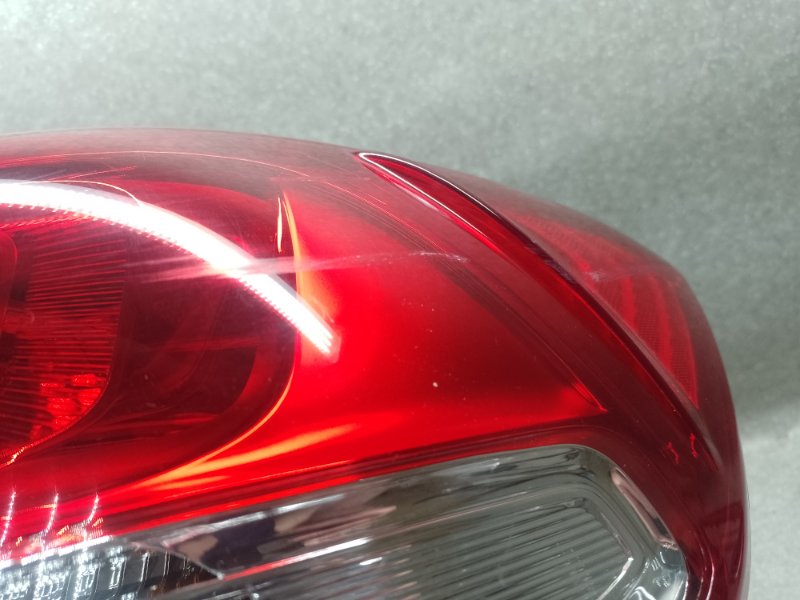 Фонарь наружный правый SORENTO UM 14- 2017 2.4 G4KJ Фонарь наружный правый SORENTO UM 14- 2017 2.4 G4KJ