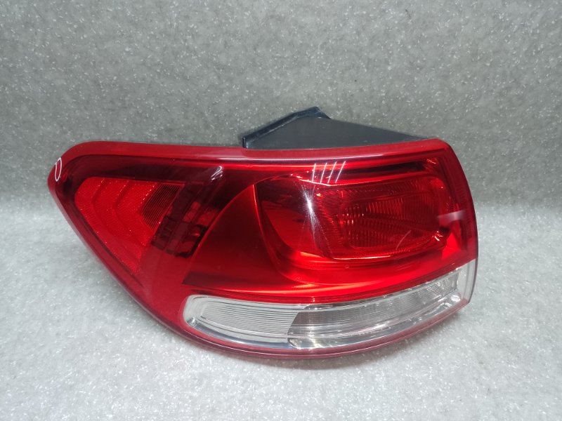 Запчасть фонарь наружный левый KIA SORENTO UM 14- 2017 2.4 G4KJ 92401-C6000 Б/У Фонарь наружный левый KIA SORENTO UM 14- 2017 2.4 G4KJ 92401-C6000 Б/У