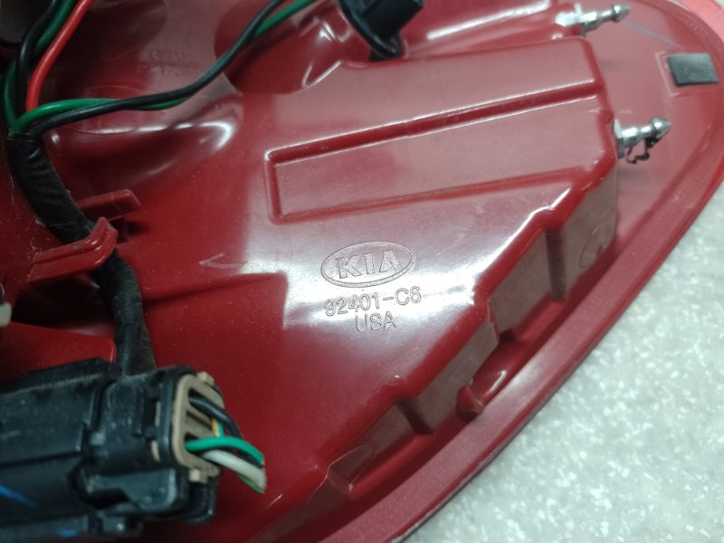 Фонарь наружный левый SORENTO UM 14- 2017 2.4 G4KJ Фонарь наружный левый SORENTO UM 14- 2017 2.4 G4KJ