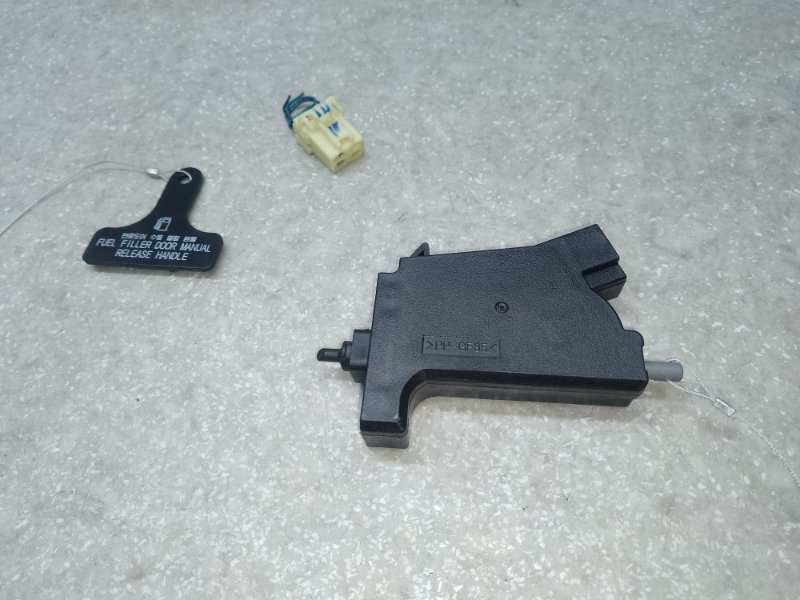 Привод открывания лючка бензобака KIA SORENTO UM 14- 2.4 G4KJ Привод открывания лючка бензобака KIA SORENTO UM 14- 2.4 G4KJ