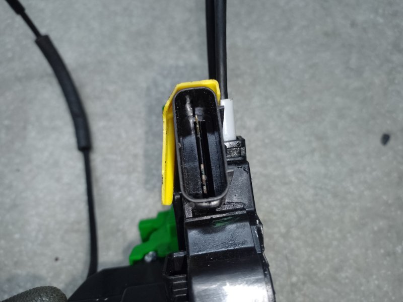 Замок двери передний правый SORENTO UM 14- 2017 2.4 G4KJ