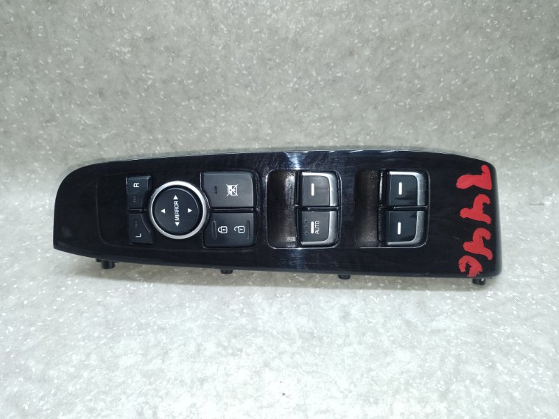 Блок управления стеклоподъемниками SORENTO UM 14- 2017 2.4 G4KJ