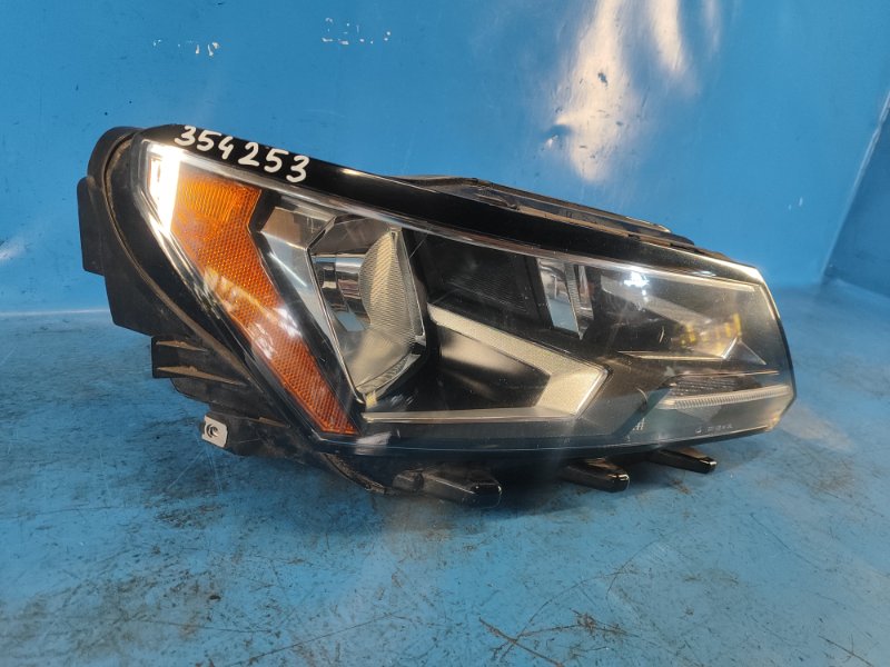 Фара правая PASSAT B8 14- 2015 1.8 CPRA