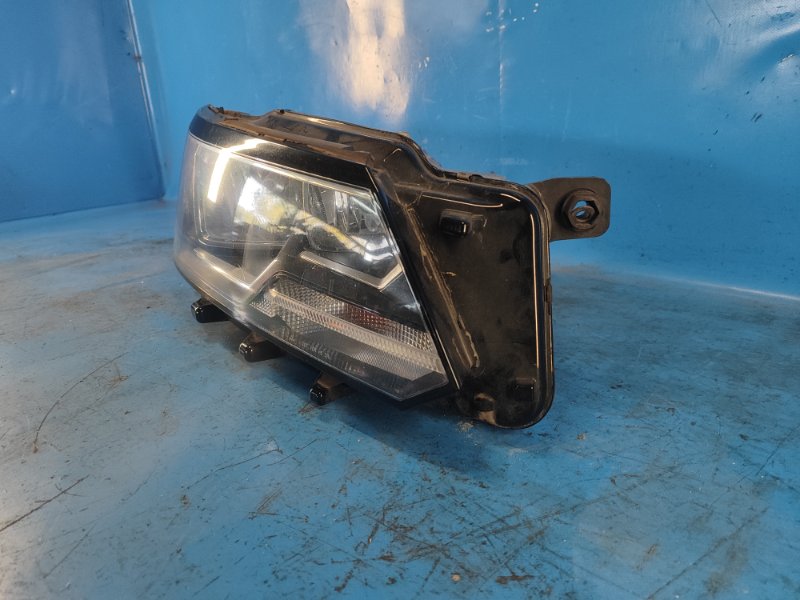 Фара правая VOLKSWAGEN PASSAT B8 14- 1.8 CPRA