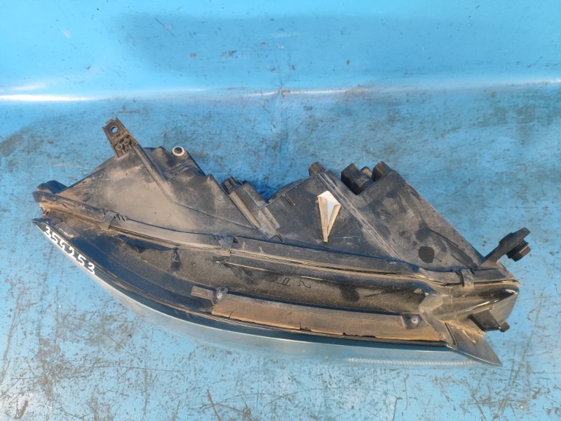 Фара правая PASSAT B8 14- 2015 1.8 CPRA