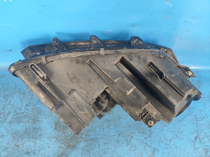 Фара левая PASSAT B8 14- 2015 1.8 CPRA